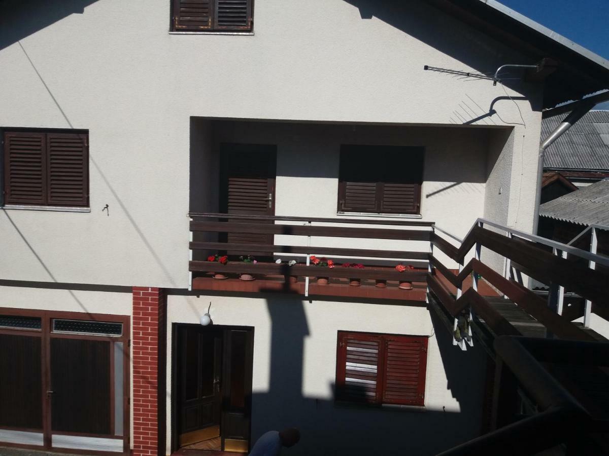 Apartment Hinic Vrhovine المظهر الخارجي الصورة